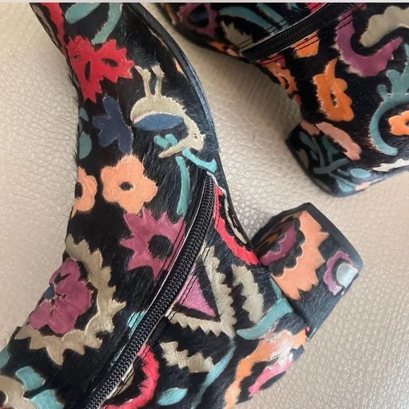 AGL pony hair Floral Patterned embroidered Ankle Boots EU 38 - Picture 3 of 9